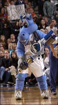Quel est le nom de la mascotte des Mavericks de Dallas ?