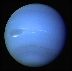 Combien de fois Neptune est-elle plus massive que la Terre ?