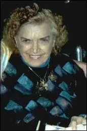 Mae Young, légende du catch honorée au hall of fame WWE en 2008 et décédée au début de cette année, le 14 janvier à 90 ans, est connue pour sa fabuleuse longévité. Combien d'années a-t-elle été active en tant que catcheuse ?