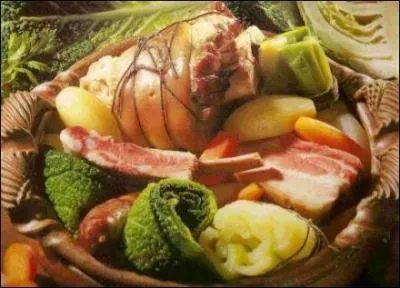 Retrouvez la syntaxe de la phrase qui suit en relevant la composition du groupe entre guillemets. Le repas "qu'il" a réalisé se révéla fort savoureux.