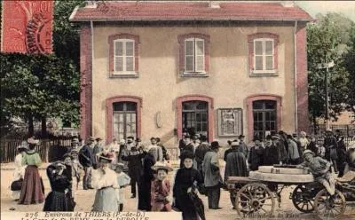 Ils avaient rendez-vous devant la gare, mais il l'a aperçue trop tard. L'orthographe grammaticale est-elle correcte ?