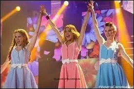 Sur cette photo (en concert), il y a :