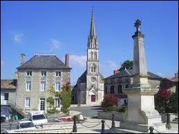 Je me promène dans le centre de la ville Viennoise de Lhommaizé. Je me trouve en région ...