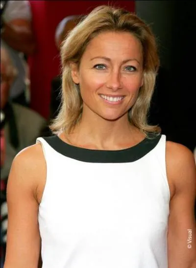 Comment s'appelle cette femme qui est sur France 5 ?