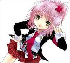 Qui est cette fille aux cheveux roses et de quel manga vient-elle ?