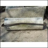 Il est ancien et à rouleau lisse. Qui l'utilisait ?