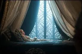 Qui fait le baiser à Aurore ?