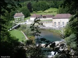 Le village Jurassien de Bourg-de-Sirod se trouve en région ...