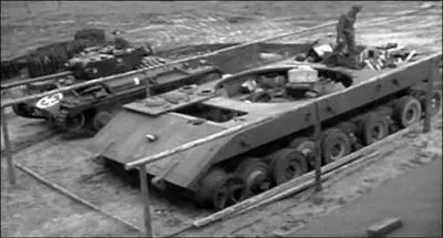 Quel était le projet de char mégalomane du IIIe Reich qui aurait pesé plus de 140 tonnes une fois terminé, dont seul un châssis fut achevé à la fin de la guerre ? (voir photo)