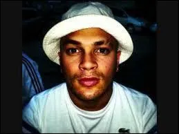 Avec qui Jul chante-t-il "Fidèle à ma Team" ?