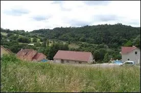 Le village franc-comtois de Morre se trouve dans le département n° ...