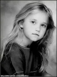 Qui est cette charmante jeune fille ?