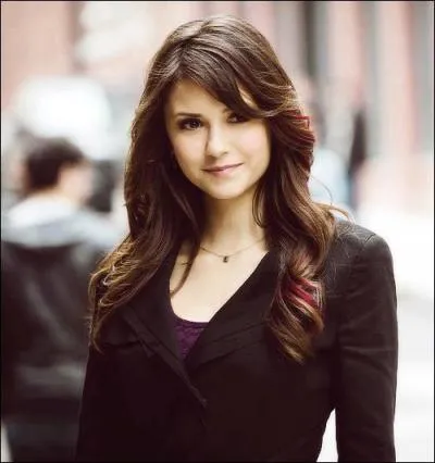 Quel est le vrai nom de Nina Dobrev, l'actrice qui joue Elena Gilbert et Katherine Pierce dans "The Vampire Diaries" ?