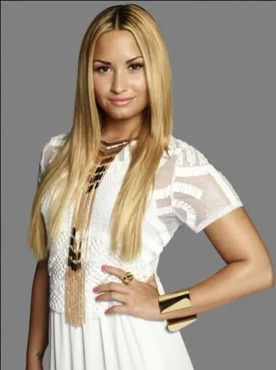 Quel est le poids de Demi, environ ?