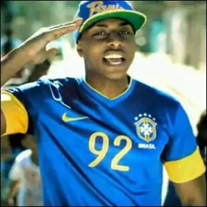 Avec quel autre rappeur chante-t-il 4 Etoiles ?