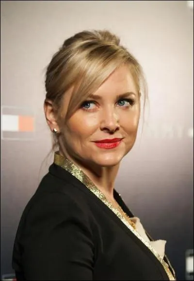 Quel personnage est incarné par Jessica Capshaw ?