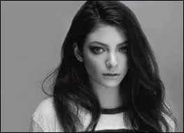 Depuis quand est-elle chanteuse ?