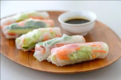 Que sont les "spring rolls" dans la nourriture asiatique?