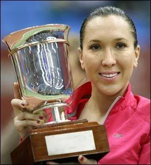 Comment s'appelle-t-elle ?