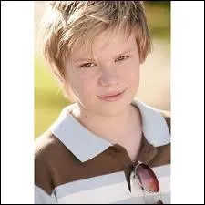 Qui est ce jeune garçon ?