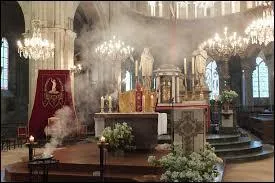 Que faut-il ne surtout pas oublier d'apporter quand on va visiter la cathédrale ?