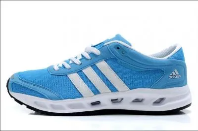 Cette marque est connue pour ses vêtements de sport et ses baskets ?