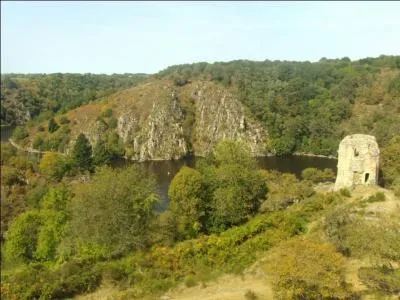 Quel département ne pouvez-vous rejoindre directement en partant de celui de la Creuse?