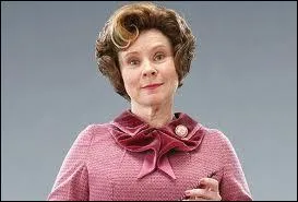 Quel est l'objectif principal du professeur Ombrage ?