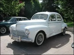 Produite de 1948 à 1960, cette Peugeot est une ...