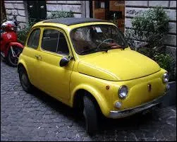 Produite de 1957 à 1975, la Fiat 500 était surnommée ...