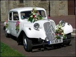Vive les mariés ! Cette Citroën très prisée pour promener les nouveaux mariés est une ...