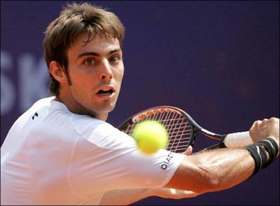 Il a joué en double avec Marc López, en finale du tournoi de tennis Roland-Garros en 2014 contre la paire française Julien Benneteau et Édouard Roger-Vasselin. Qui est-ce ?