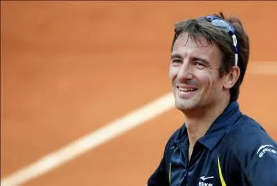 Comment s'appelle-t-il ?