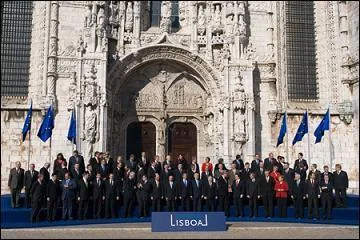 De quels traités signés au préalable le Traité de Lisbonne est-il une révision?