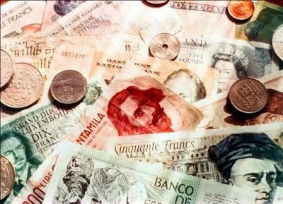 Quel est le nom du remplaçant du Serpent monétaire européen qui entre en vigueur le 13 mars 1979?