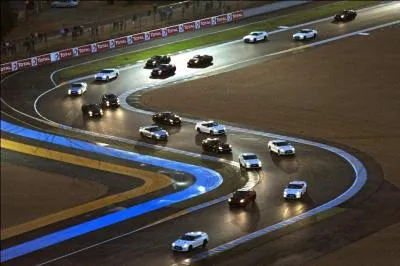 Comment se nomme la course connue dans le monde entier, dont le circuit se trouve dans le département de la Sarthe ?