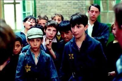 Ce film est sorti en 1975. Il a été réalisé par Jacques Doillon, avec Richard Constantini, Paul-Eric Shulmann. Ce film retrace l'histoire de deux enfants juifs (Joseph et Maurice Joffo), livrés à eux-mêmes, qui tentent de rejoindre la zone libre. Ce film est le témoignage de l'histoire réelle de ces deux enfants. Quel est ce film ?