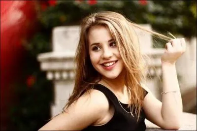 Je suis la sur de Nata. Je défends la sur de Ludmila. Gregorio m'a choisie pour être le nouveau visage du Studio. Je suis certainement ...