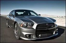 Quelle est la marque de cette voiture ?