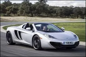 Quelle est la marque de cette voiture ?