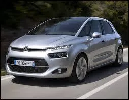 Quelle est la marque de cette voiture ?