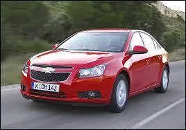 Quelle est la marque de cette voiture ?