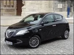 Quelle est la marque de cette voiture ?