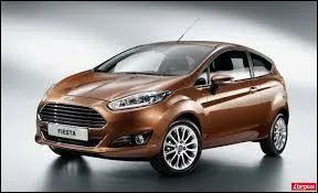 Quelle est la marque de cette voiture ?