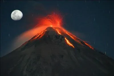 Où est né le célèbre volcanologue Haroun Tazieff?