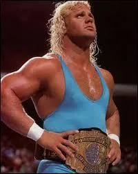 Curt Hennig alias "Mister Perfect" a connu le succès à la WWE grâce à l'un des plus grands managers de l'histoire de la fédération. Qui était-ce ?