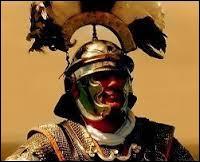 Ce centurion romain était garde du corps du sous-empereur Galba. Symbole d'intégrité, de courage et de loyauté, il le défendit valeureusement donnant sa vie à son service. Quel est son nom ?