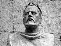 Ce Croate issu d'une famille modeste de Dalmatie a été chef de la garde impériale. Il deviendra empereur romain par la suite. Quel est son nom ?