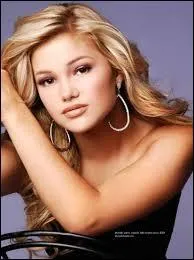 Quel est le titre de la seconde de ses chansons ?