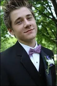 Dans quelle série joue-t-il Beau Landry ?